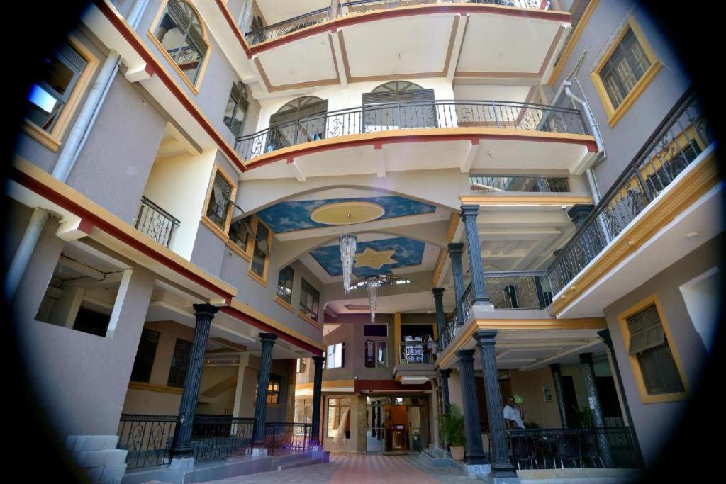 Keba Xpress Hotel - 恩德培 外观 照片
